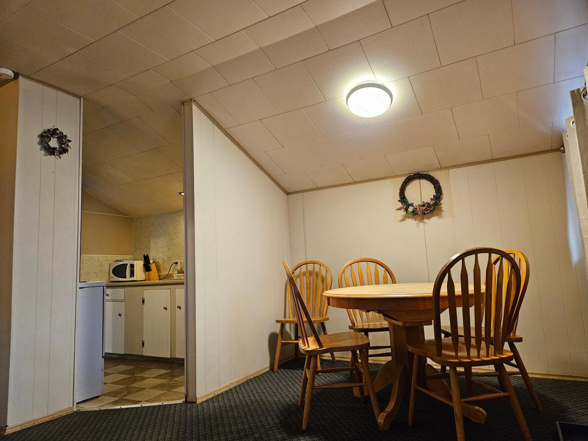 Swiss Chalets Motel Хоуп Екстериор снимка