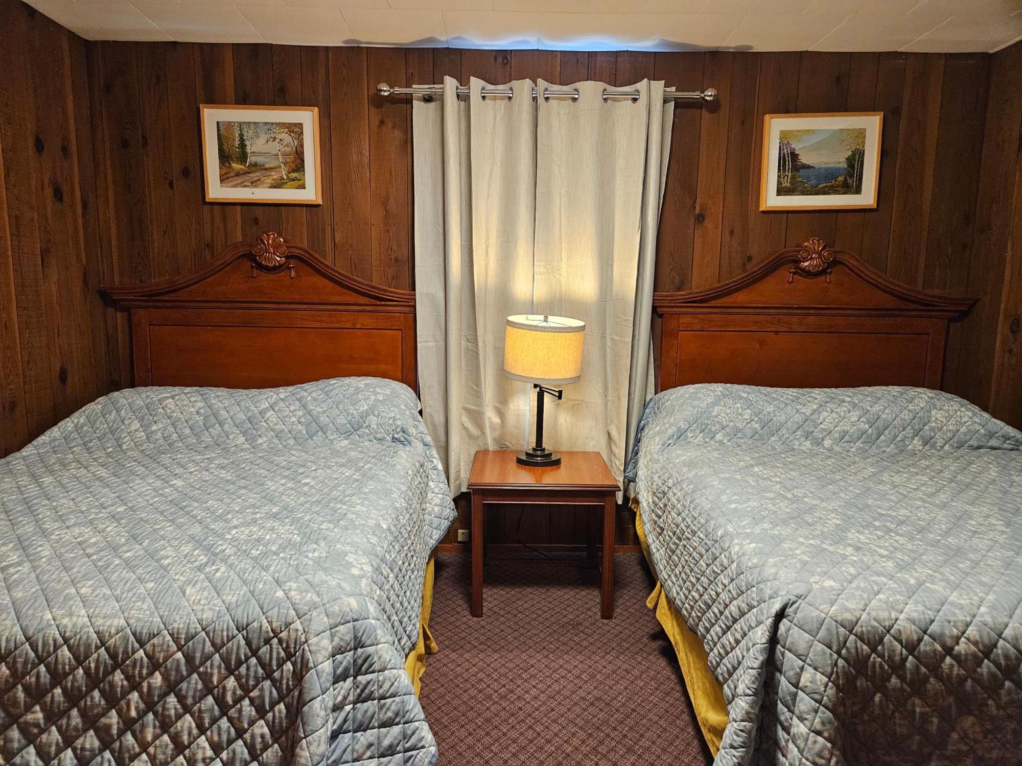 Swiss Chalets Motel Хоуп Екстериор снимка
