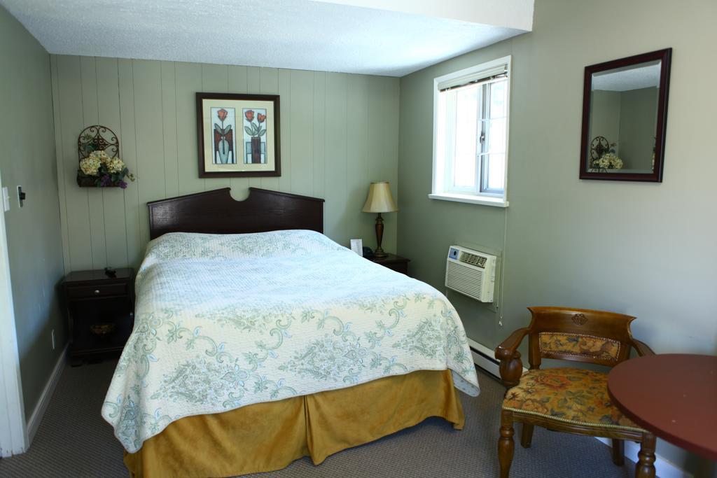 Swiss Chalets Motel Хоуп Екстериор снимка